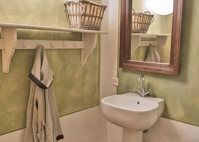 Дом отдыха Casa Storica Nel Centro Di 4 *