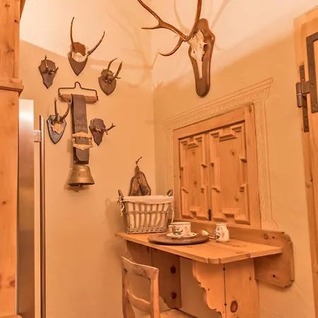 Casa Storica Nel Centro Di 4 Bever