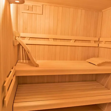 Casa Storica Nel Centro Di 4 *
